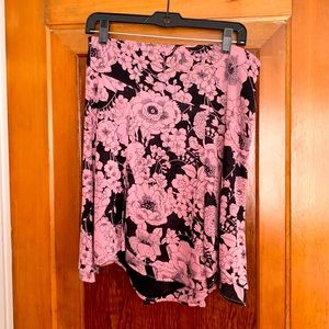 Express Scallop Hem Skirt